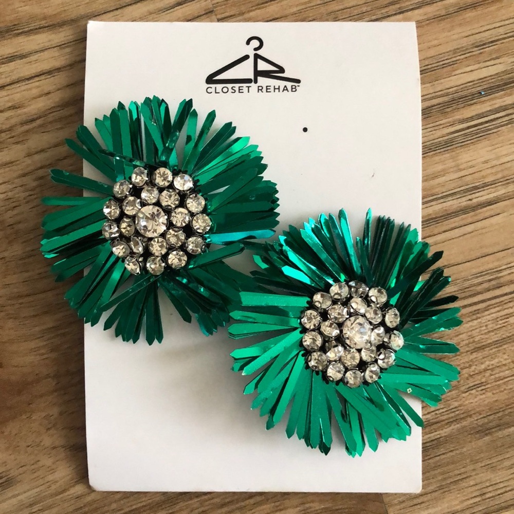 NEW!!! Green Metallic Sunburst Earrings